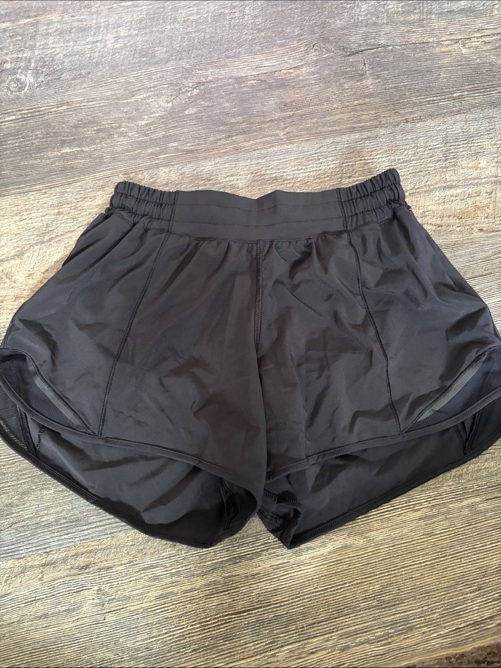 lululemon athletica hotty hot 4” high rise shorts